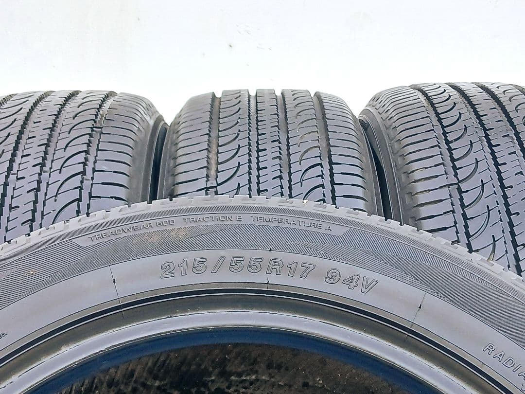 215/55R17　メーカーYOKOHAMA　製造年2018年　4本セット