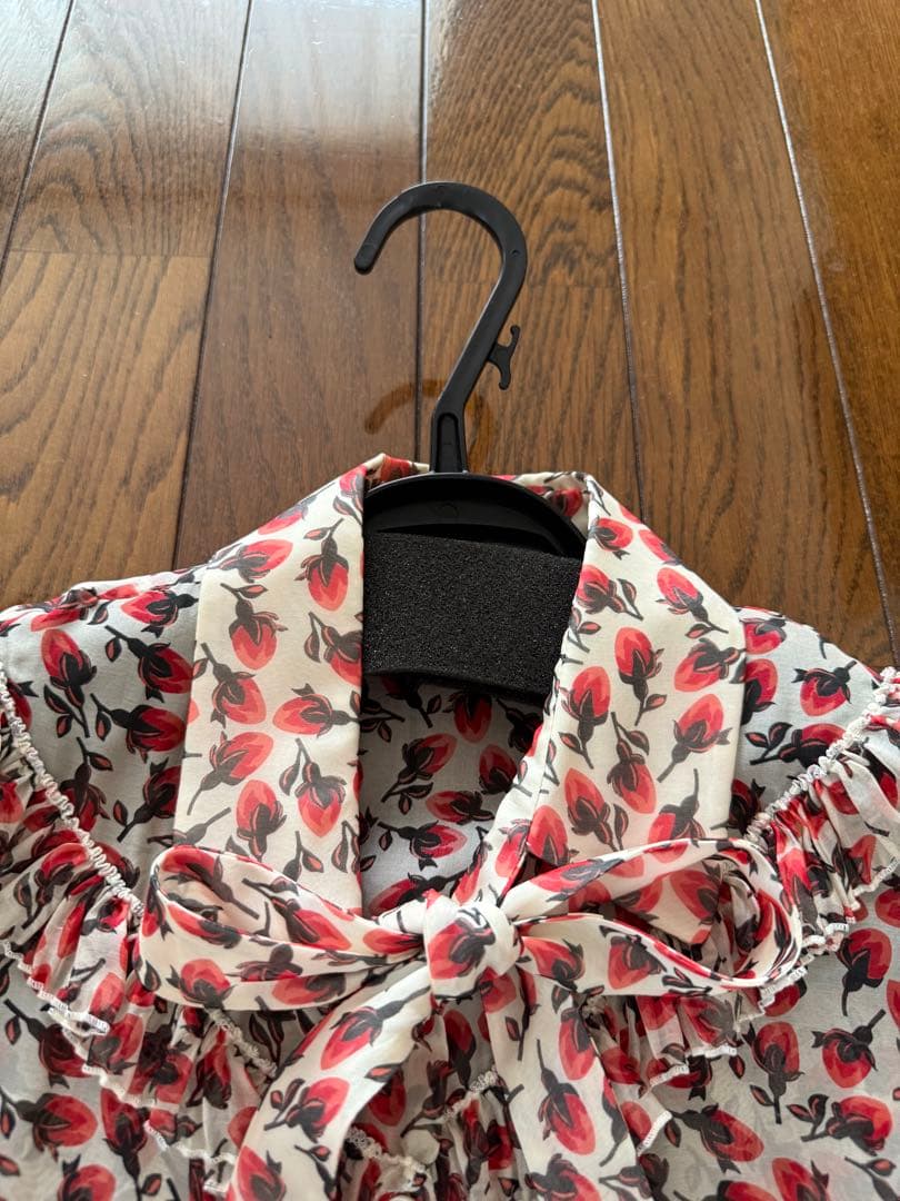 【美品】Rochas 花柄フリルシャツ