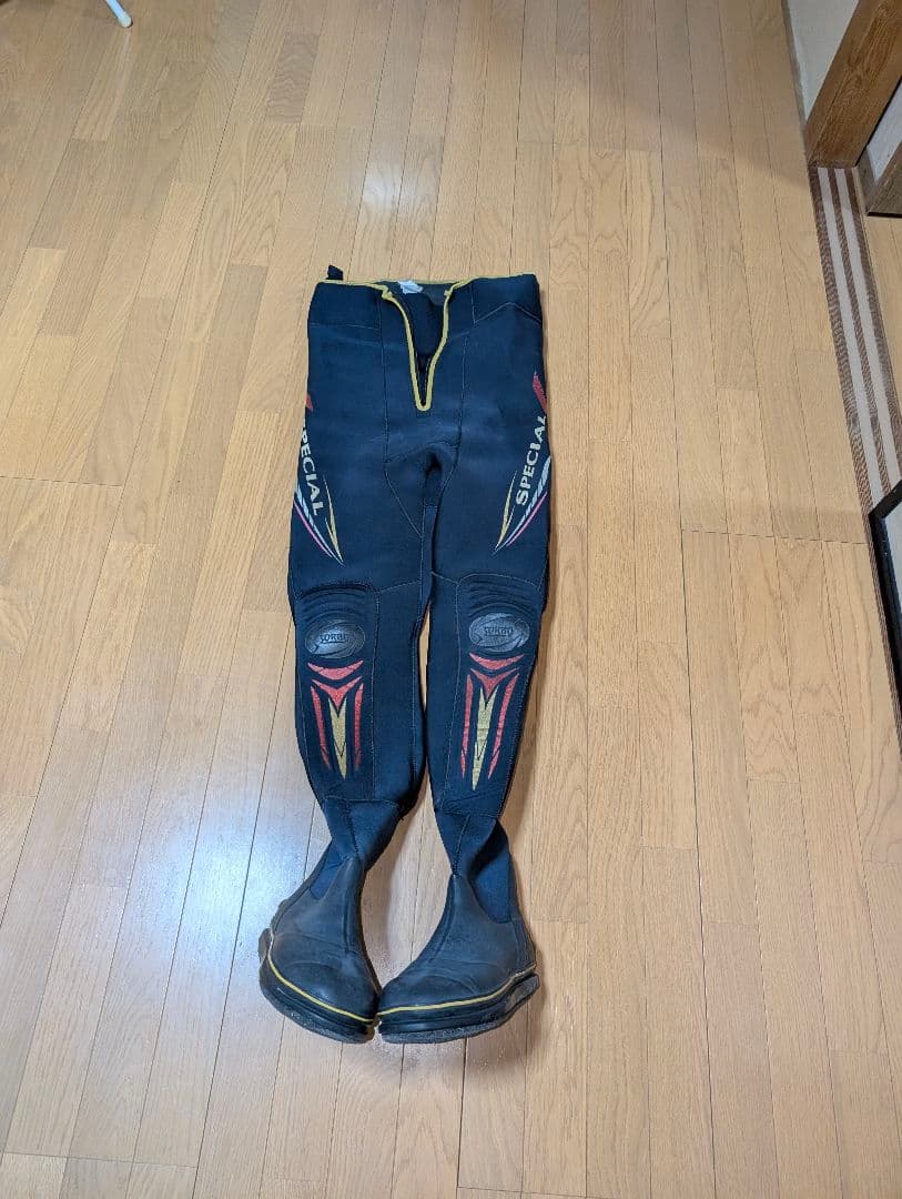 ダイワ スペシャル鮎タイツ