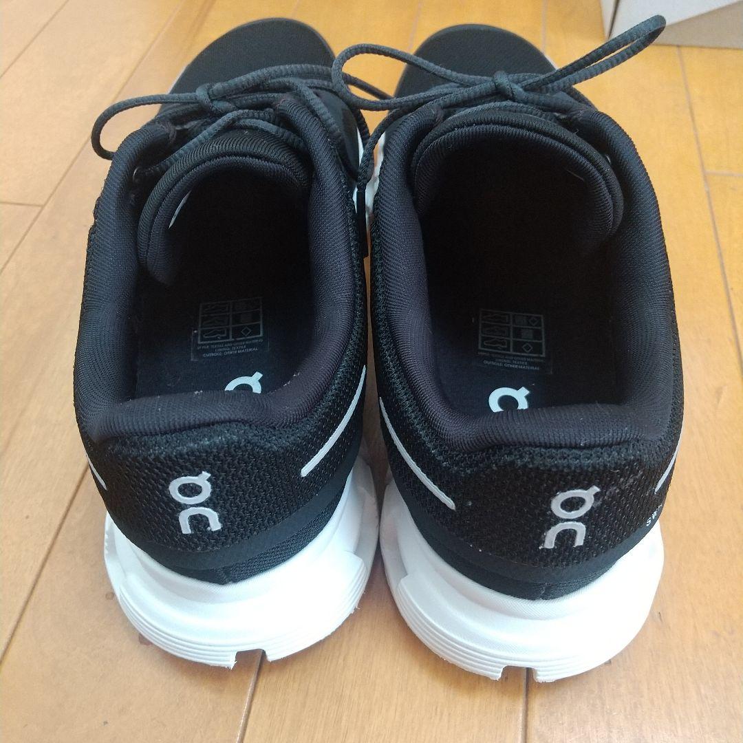 On Cloud6 スニーカー ブラックホワイト　レディース 25cm