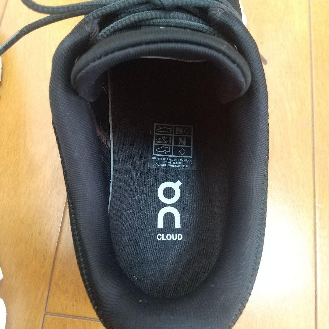 On Cloud6 スニーカー ブラックホワイト　レディース 25cm