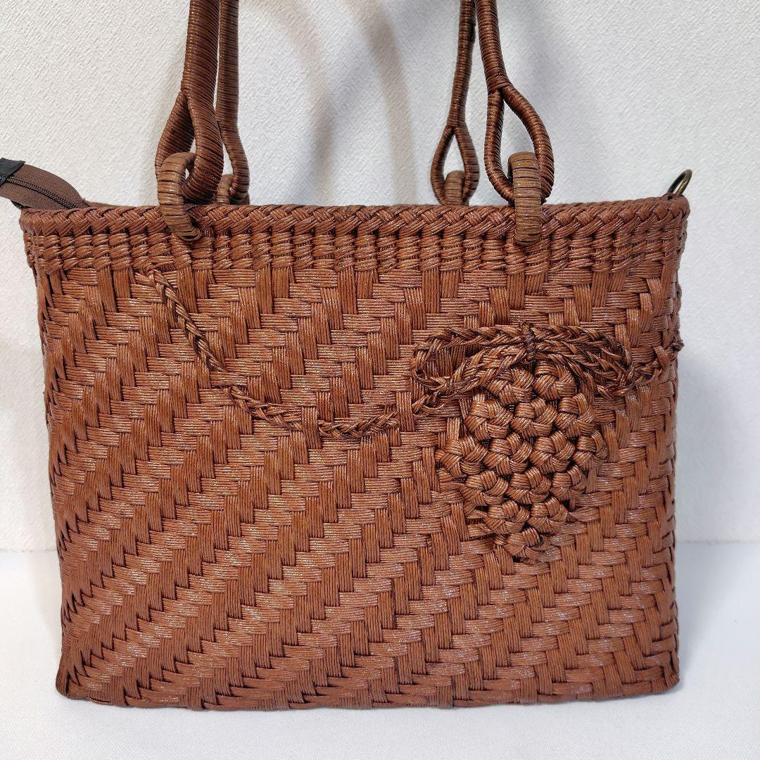 クラフトで作った山葡萄風網代編みかごバッグ