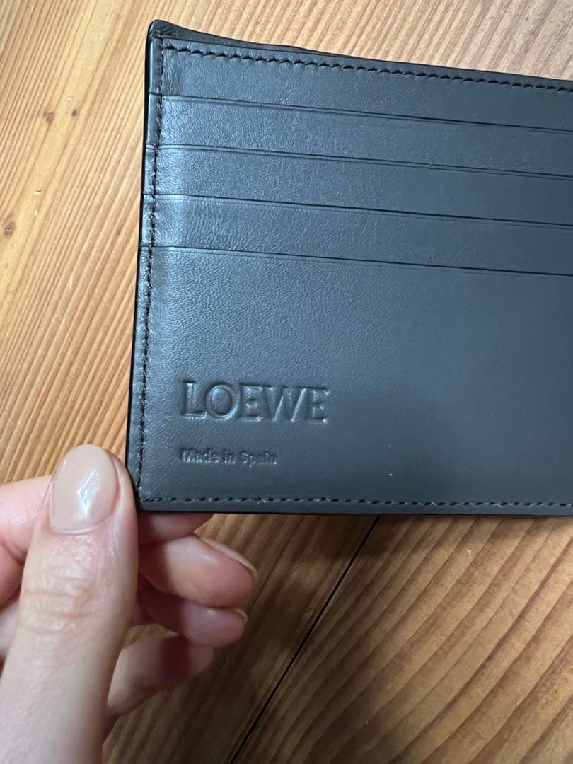 Loewe パズル バイフォールド ウォレット（クラシックカーフ）