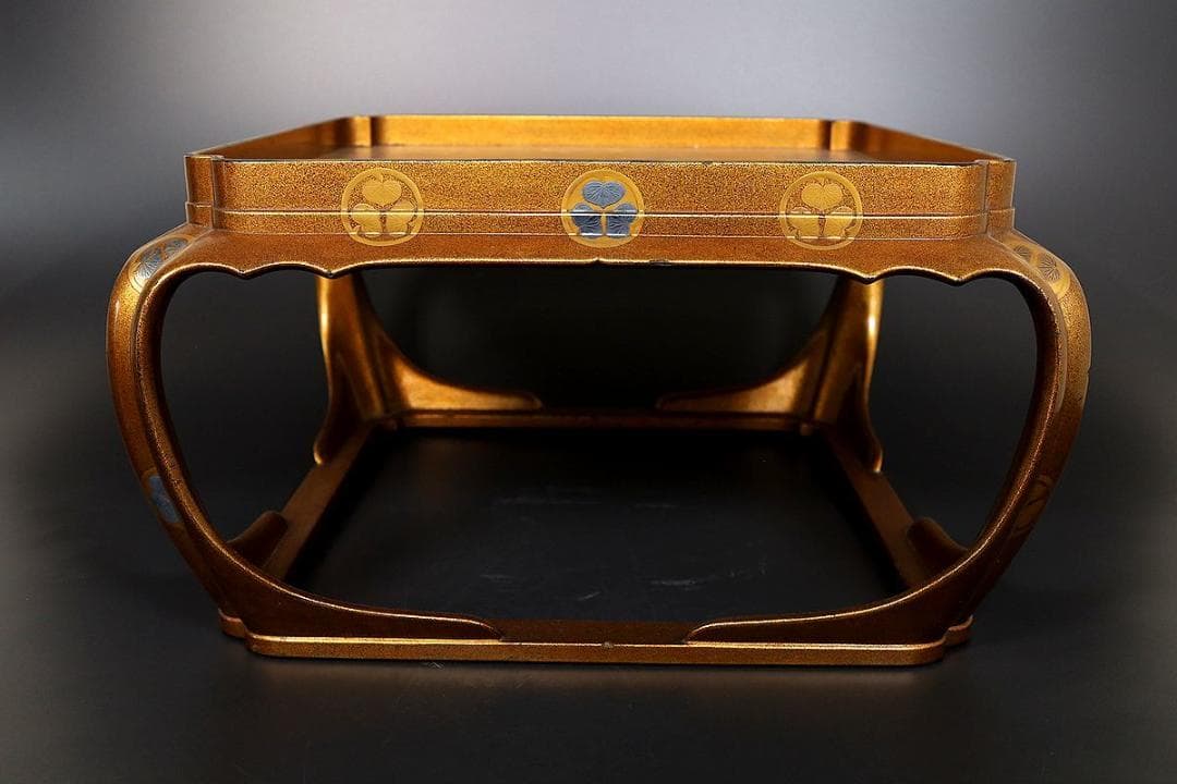 徳川家伝来　かけばん（懸盤・膳・蒔絵）