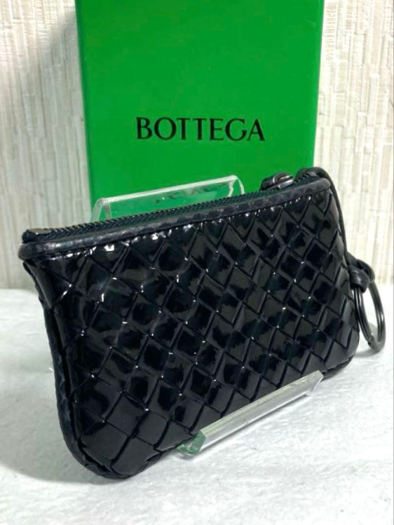 美品 ボッテガヴェネタ イントレチャート パテントレザー パイソン ケース
