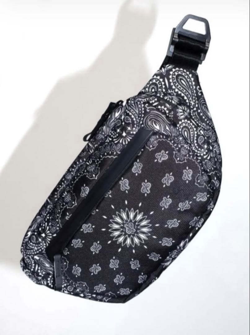 HideandSeek × CHROME SABIN 6L SLING 限定品