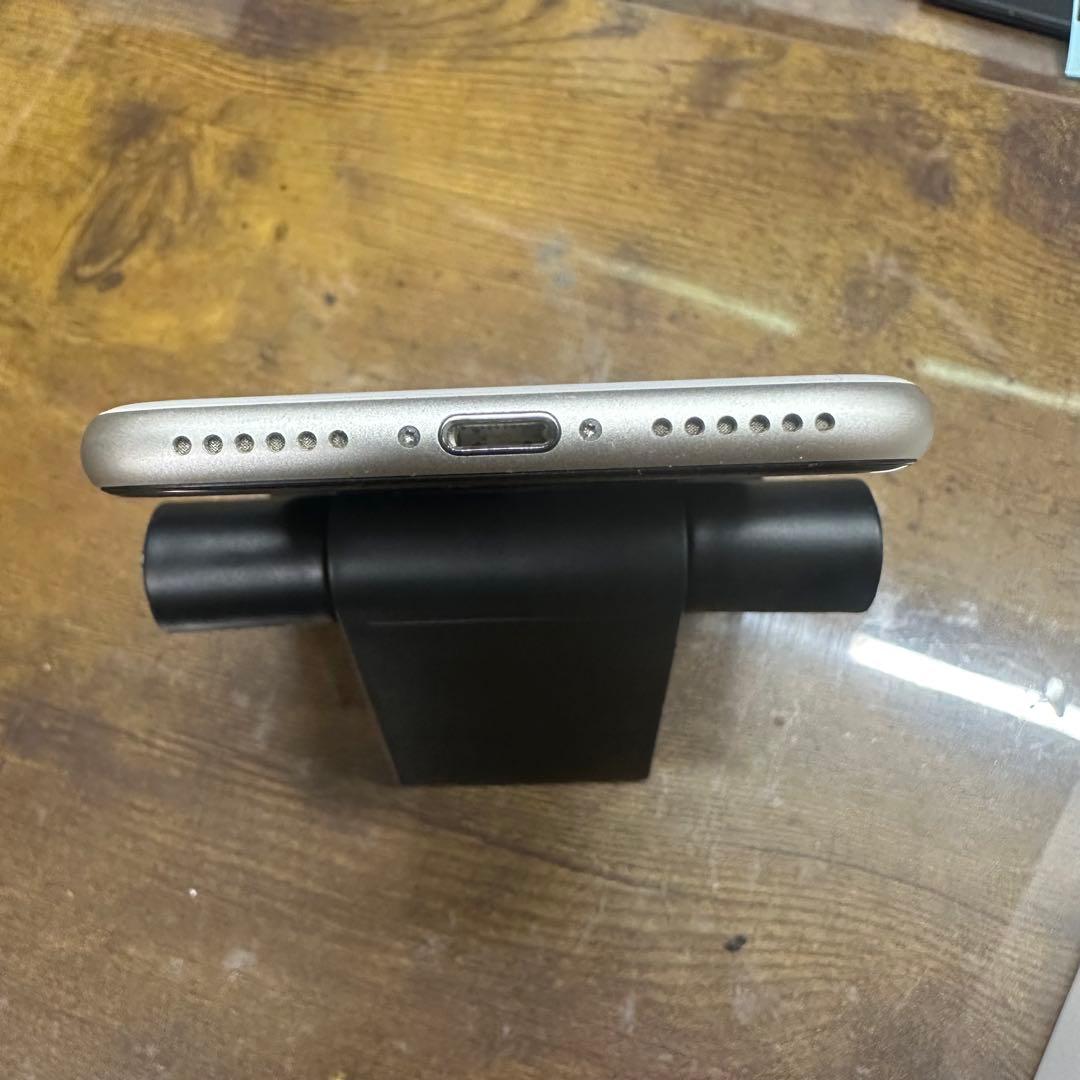 iPhoneSE3 128GBホワイト SIMフリー バッテリー100%