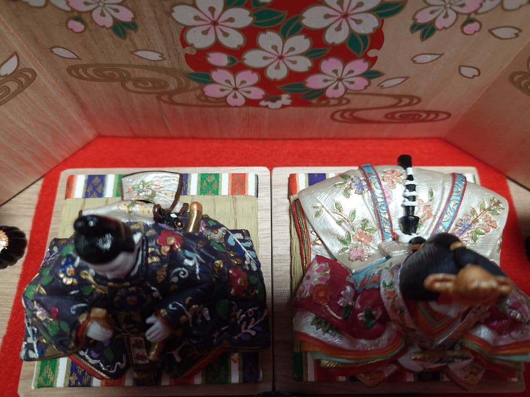 伝統的な雛人形セット