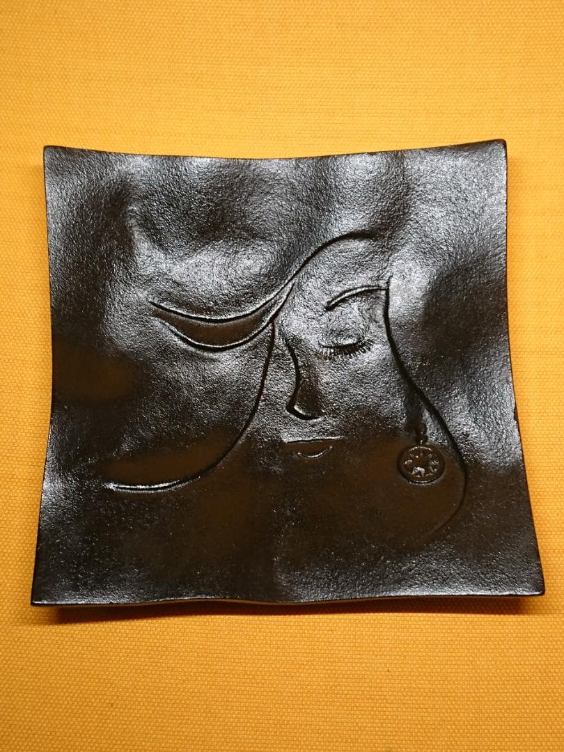 皿　金属　小物入れ　オブジェ　置物　インテリア　工芸品　美術品　A1659