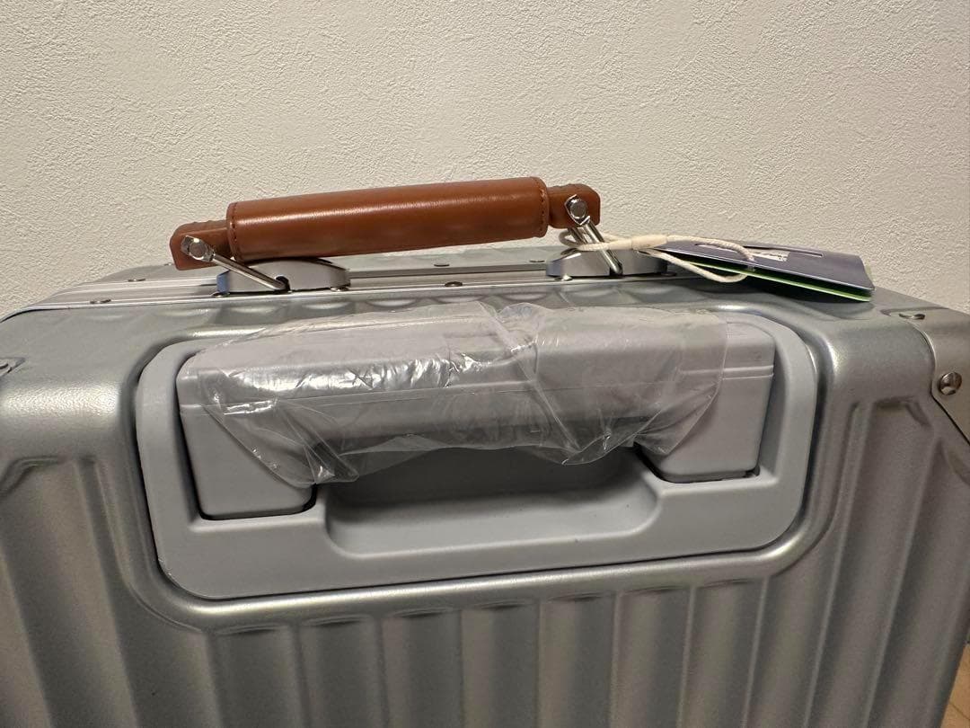キャリーケース　スーツケース　機内持込 シルバー 軽量 大容量 TSA　S