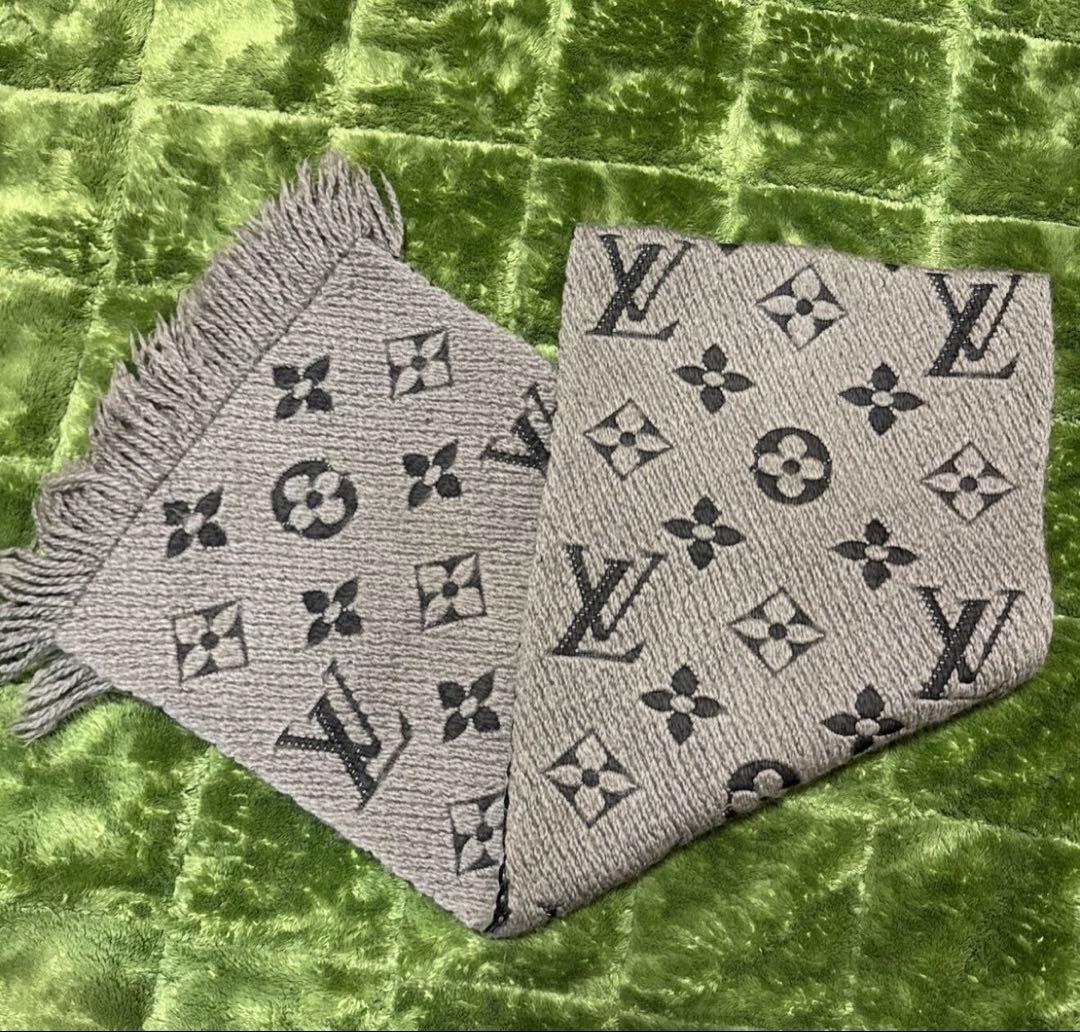 ルイ・ヴィトン モノグラム エシャルプ・ロゴマニア マフラー グレー