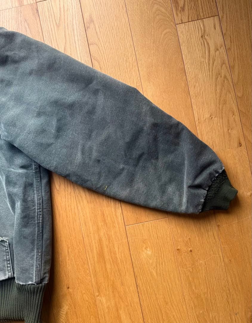 雰囲気抜群　Carhartt アクティブジャケット　MOS