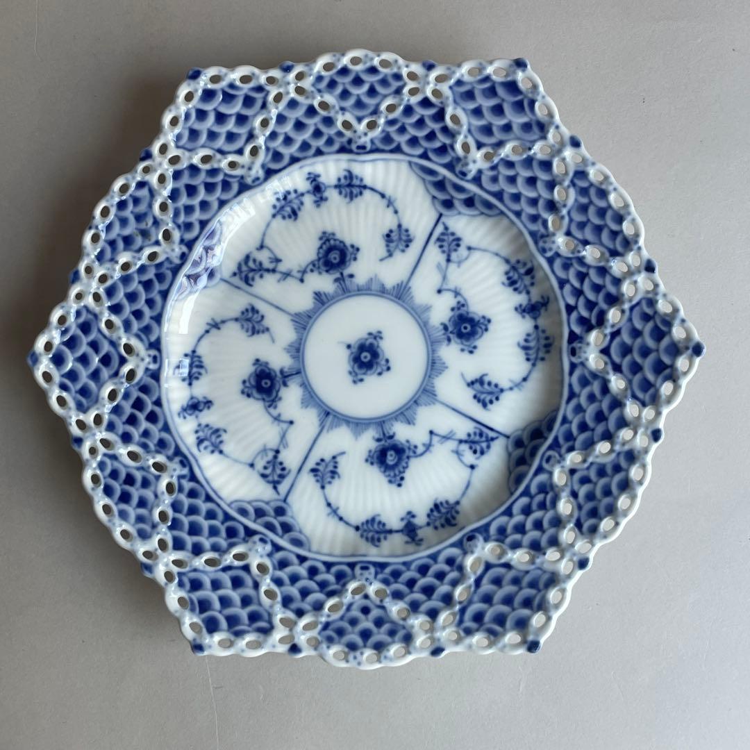 美品 ロイヤルコペンハーゲン ブルーフルーテッド ダブルレース プレート 透かし