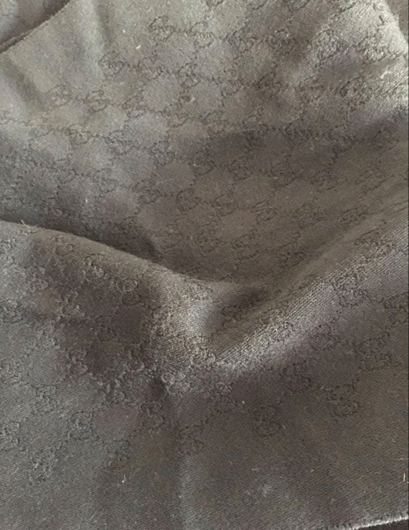 GUCCI 上品ブラックマフラー 美品