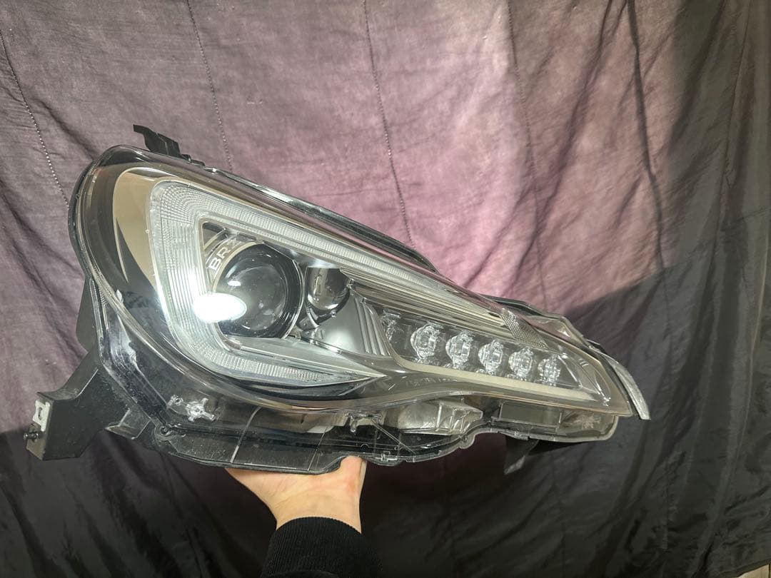 ZC6　LEDヘッドライト右のみ 多少の傷あり