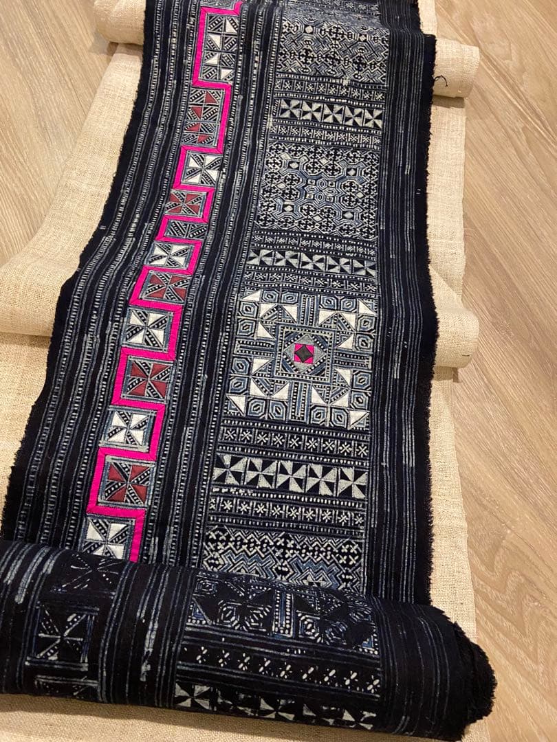 【新品】モン族　手描き染め　一点もの　バティック　5m 少数民族　刺繍　臈纈染