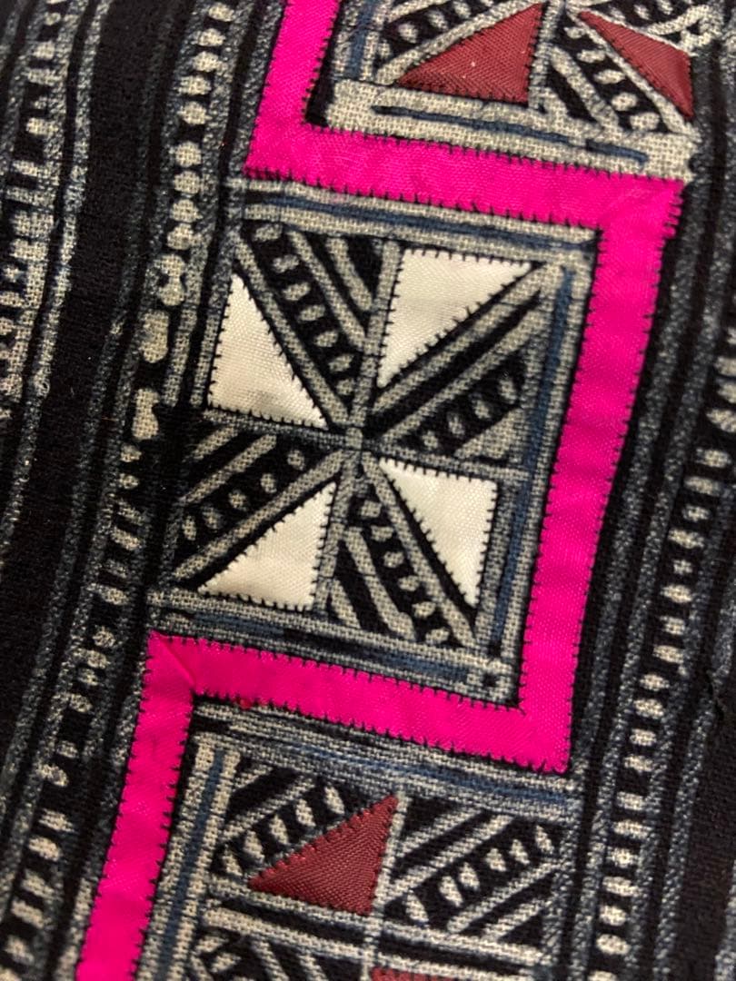 【新品】モン族　手描き染め　一点もの　バティック　5m 少数民族　刺繍　臈纈染