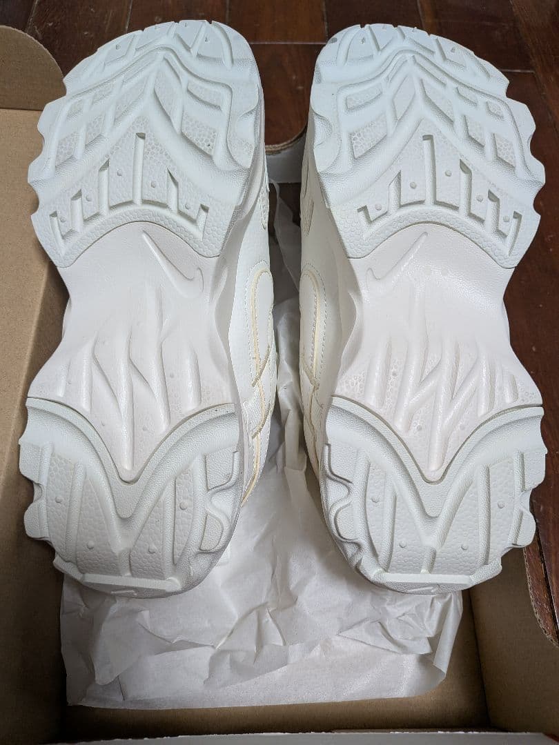 【新品】W NIKE TC7900 ナイキ ホワイト スニーカー 23.5