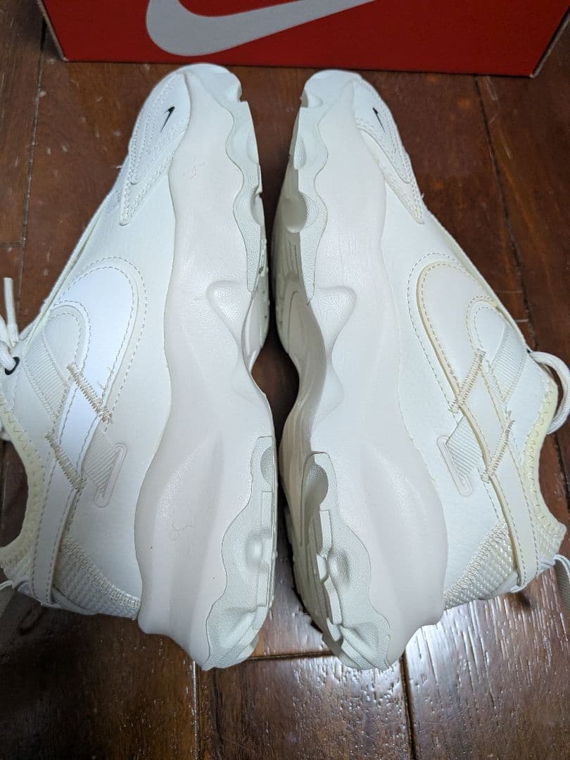 【新品】W NIKE TC7900 ナイキ ホワイト スニーカー 23.5