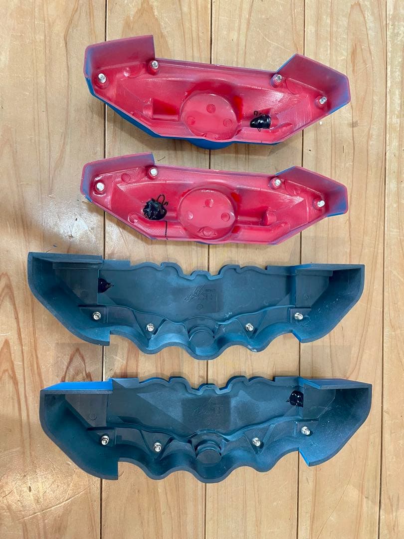 エルグランド　Macchina ブレーキキャリパーカバー　 アルマイトブルー