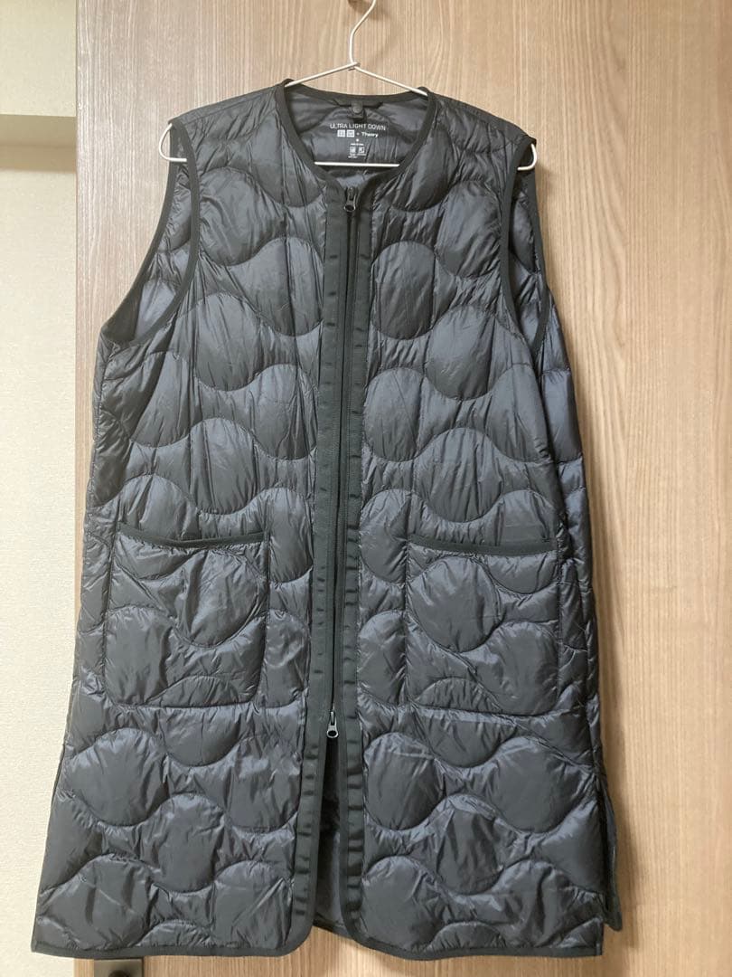 21時まで限定価格！新品同様ユニクロ×セオリーコラボ　ウルトラライトダウン