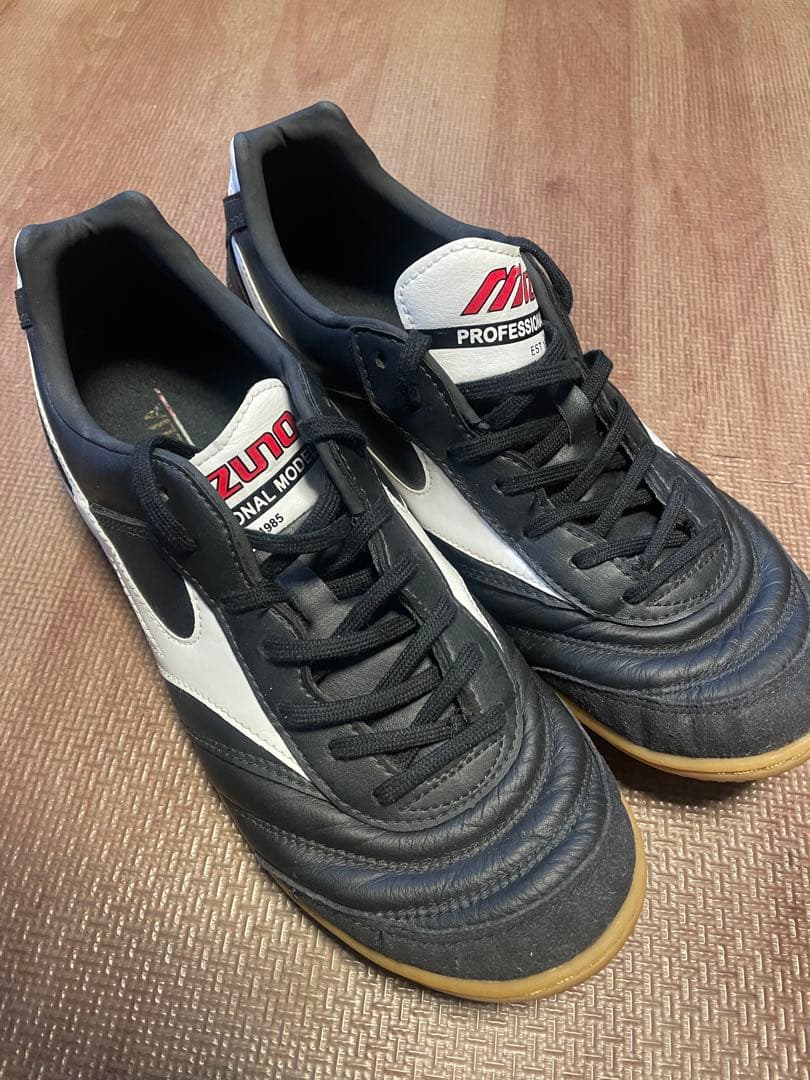 美品 MIZUNOミズノ MORELIAモレリアIN 26.5㌢