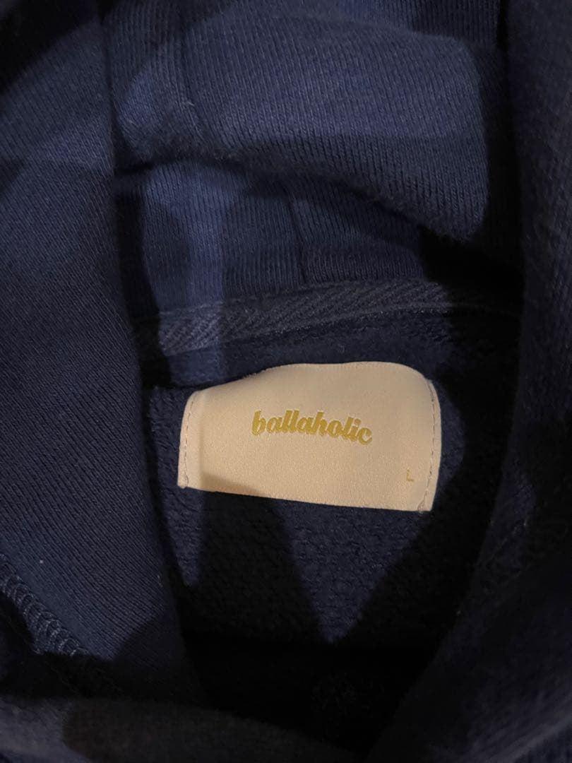ballaholic ネイビー フード付きパーカー