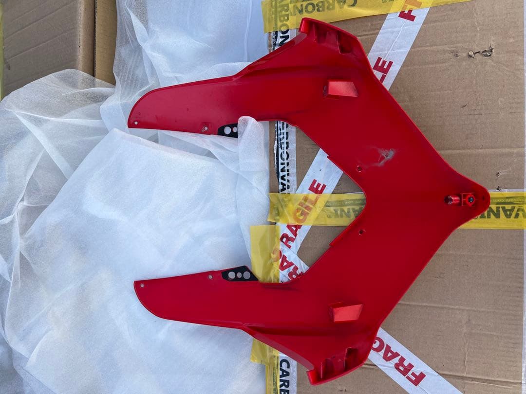 パニガーレv4 MY2019 アッパーカウル　純正品