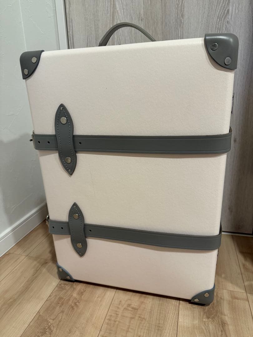 お値下げ中　限定　グローブトロッターサファリ　薄ピンク✖️グレーキャリーケース2輪