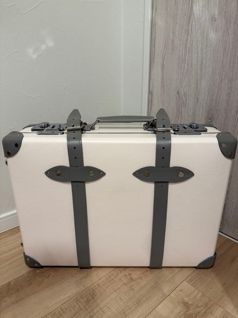 お値下げ中　限定　グローブトロッターサファリ　薄ピンク✖️グレーキャリーケース2輪