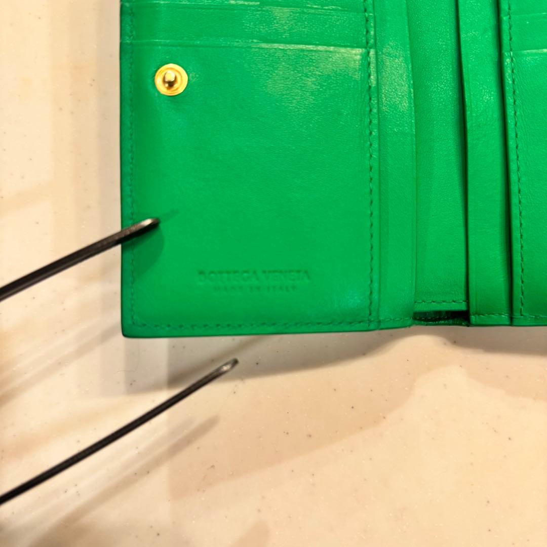 ボッテガヴェネタ 折り財布 カセット イントレチャート レザー 現行 グリーン