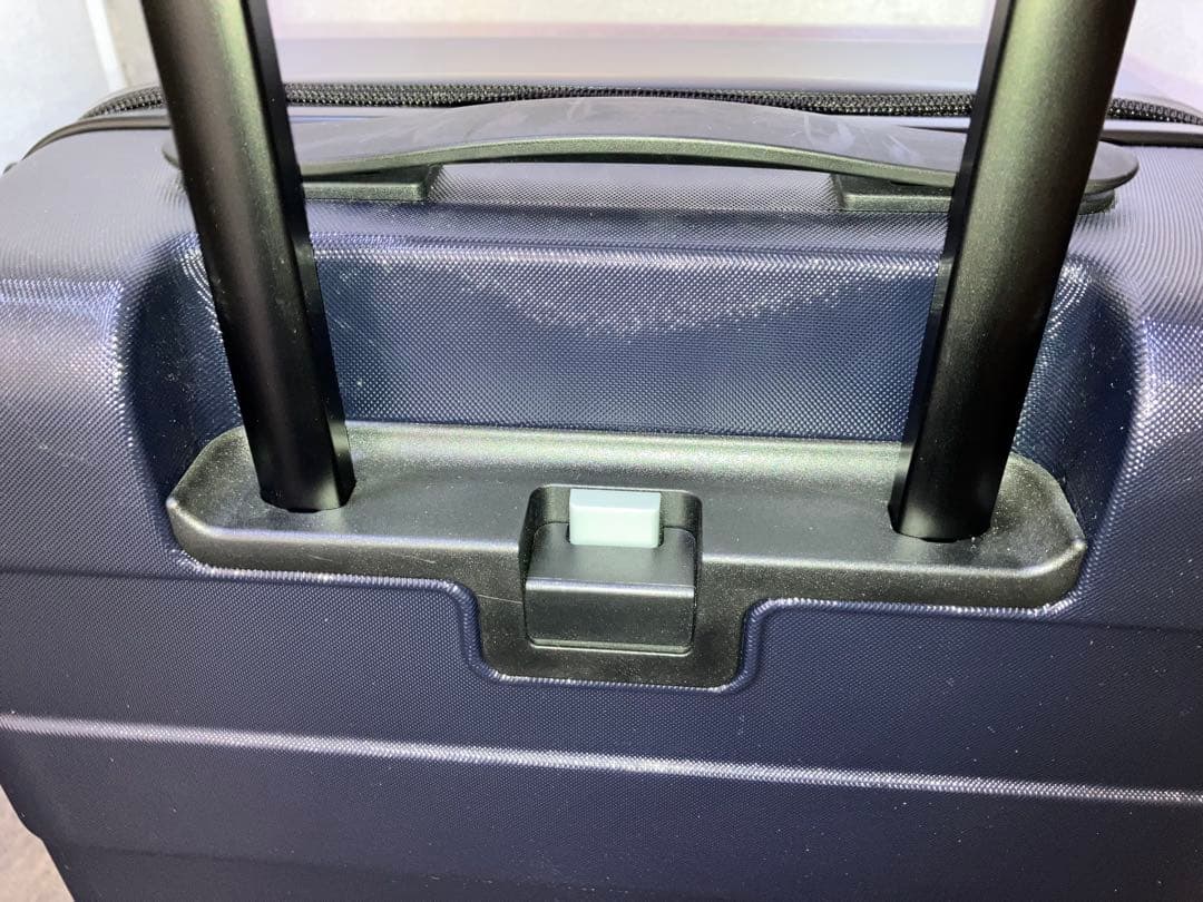 【美品】　無印良品　バーを自由に調節できる　ハードキャリーケース（36L）黒