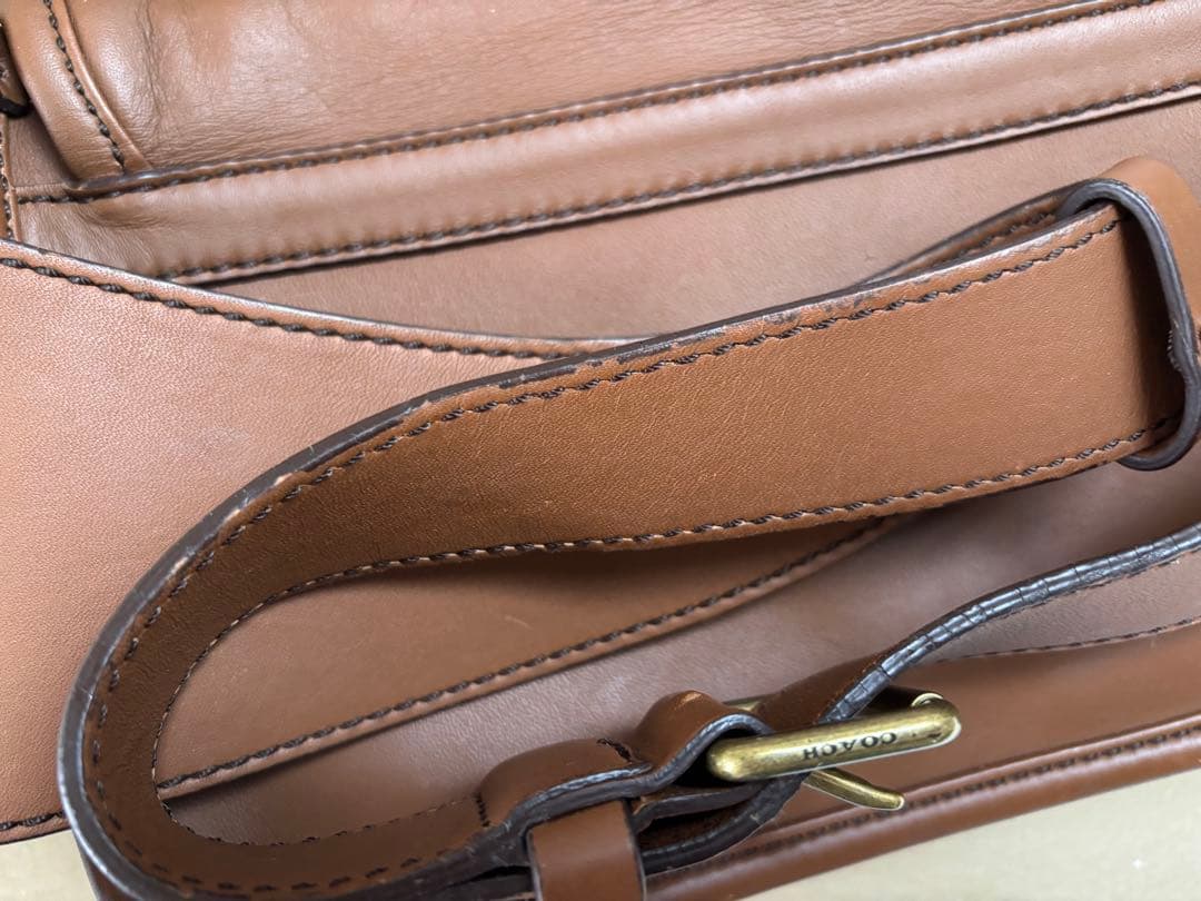 Coachレガシー ボディバッグ オールレザー ターンロック キャメル　オールド