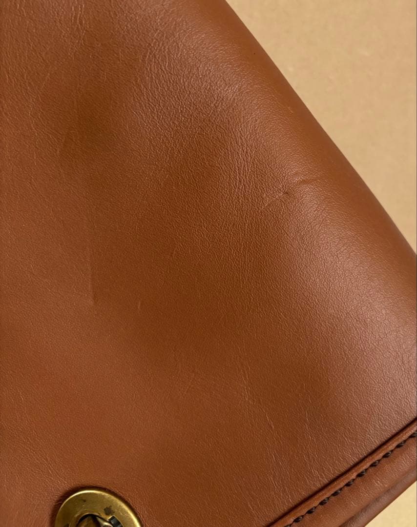 Coachレガシー ボディバッグ オールレザー ターンロック キャメル　オールド