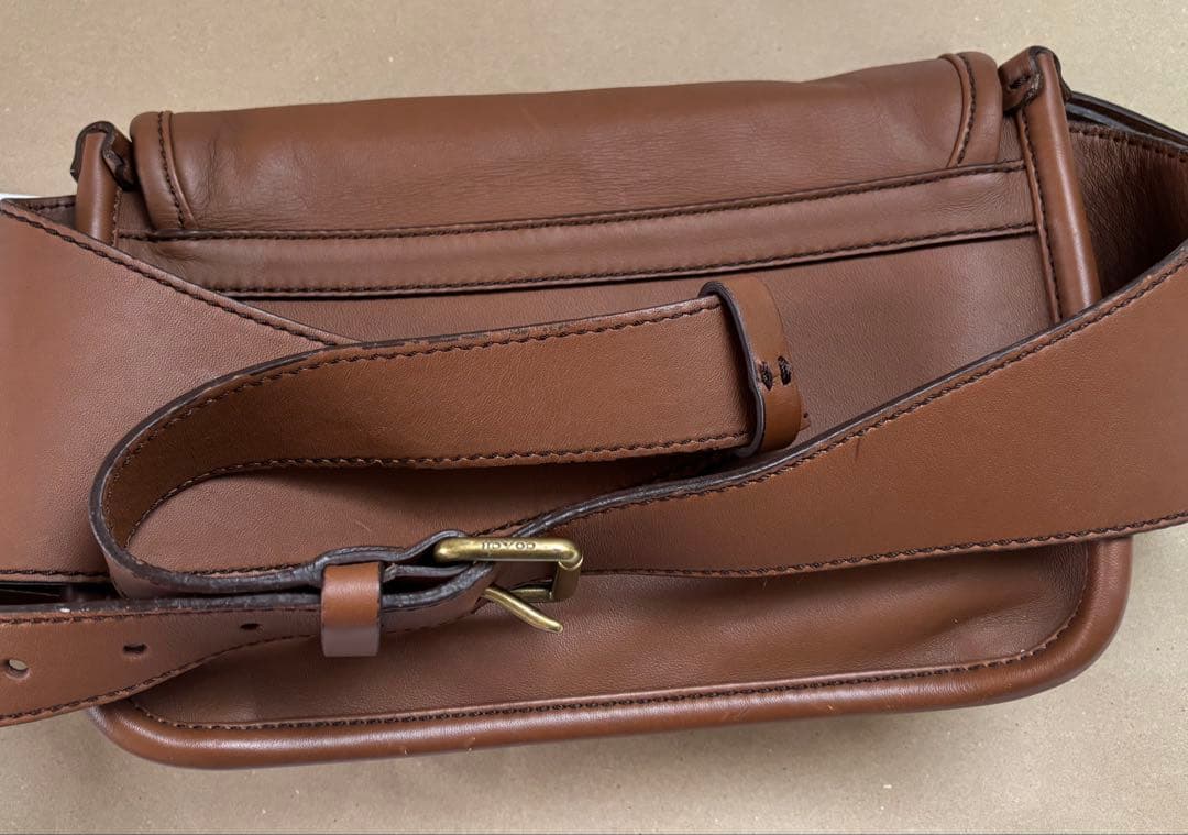 Coachレガシー ボディバッグ オールレザー ターンロック キャメル　オールド