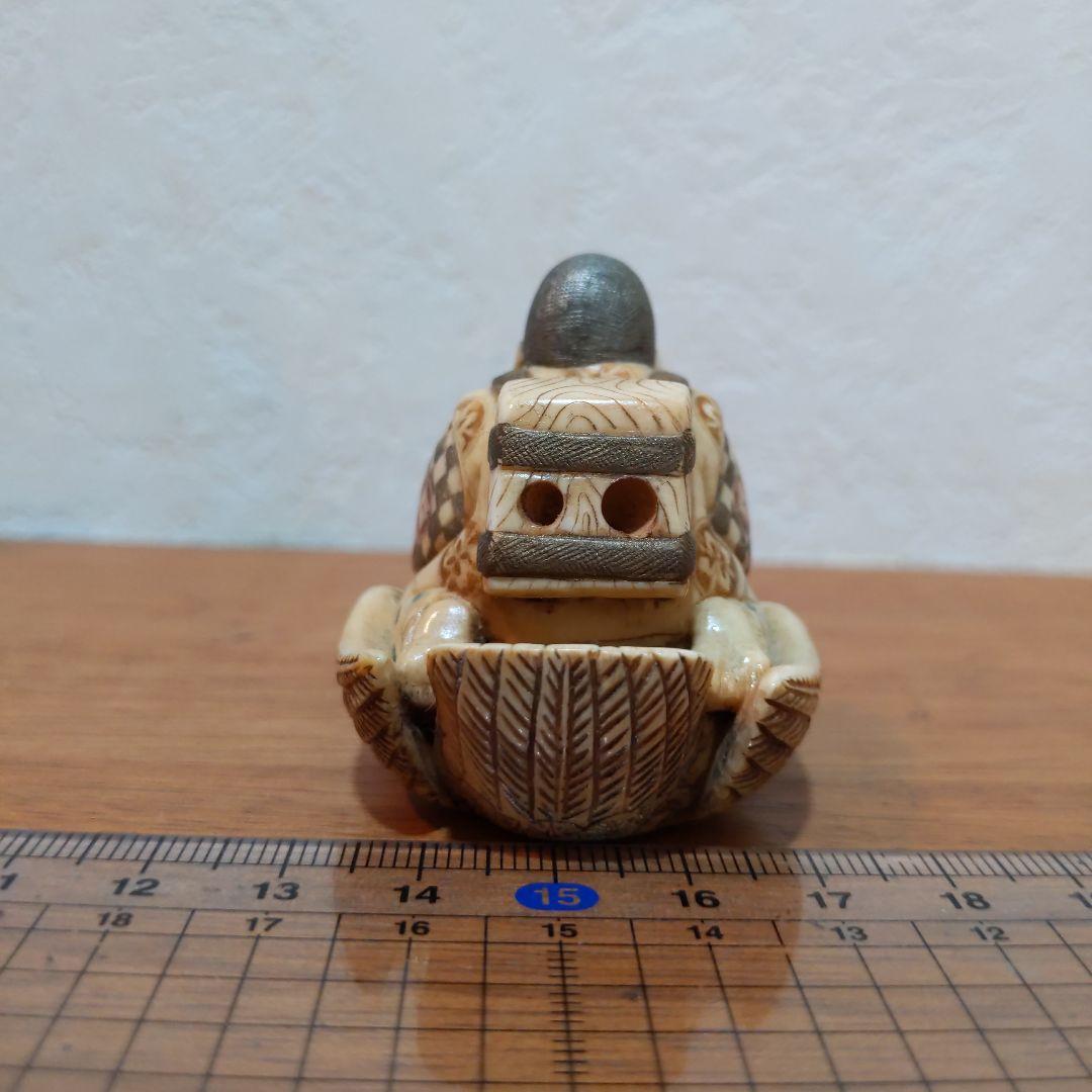 時代提物 縁起物根付 天然素材 在銘【福良雀に乗る大黒様】高4.7cm 重61ｇ