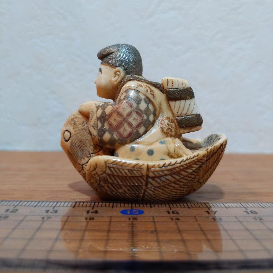 時代提物 縁起物根付 天然素材 在銘【福良雀に乗る大黒様】高4.7cm 重61ｇ