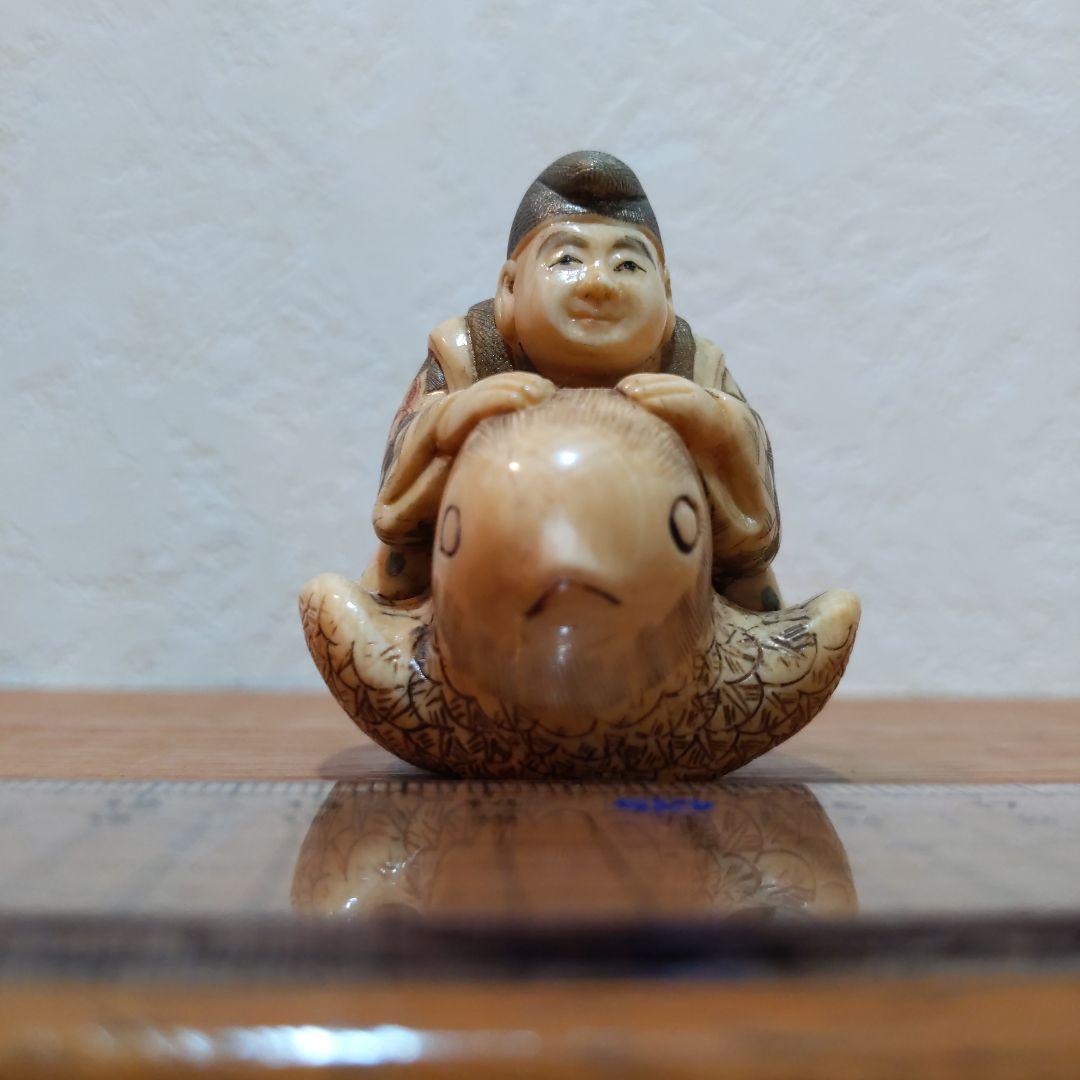 時代提物 縁起物根付 天然素材 在銘【福良雀に乗る大黒様】高4.7cm 重61ｇ