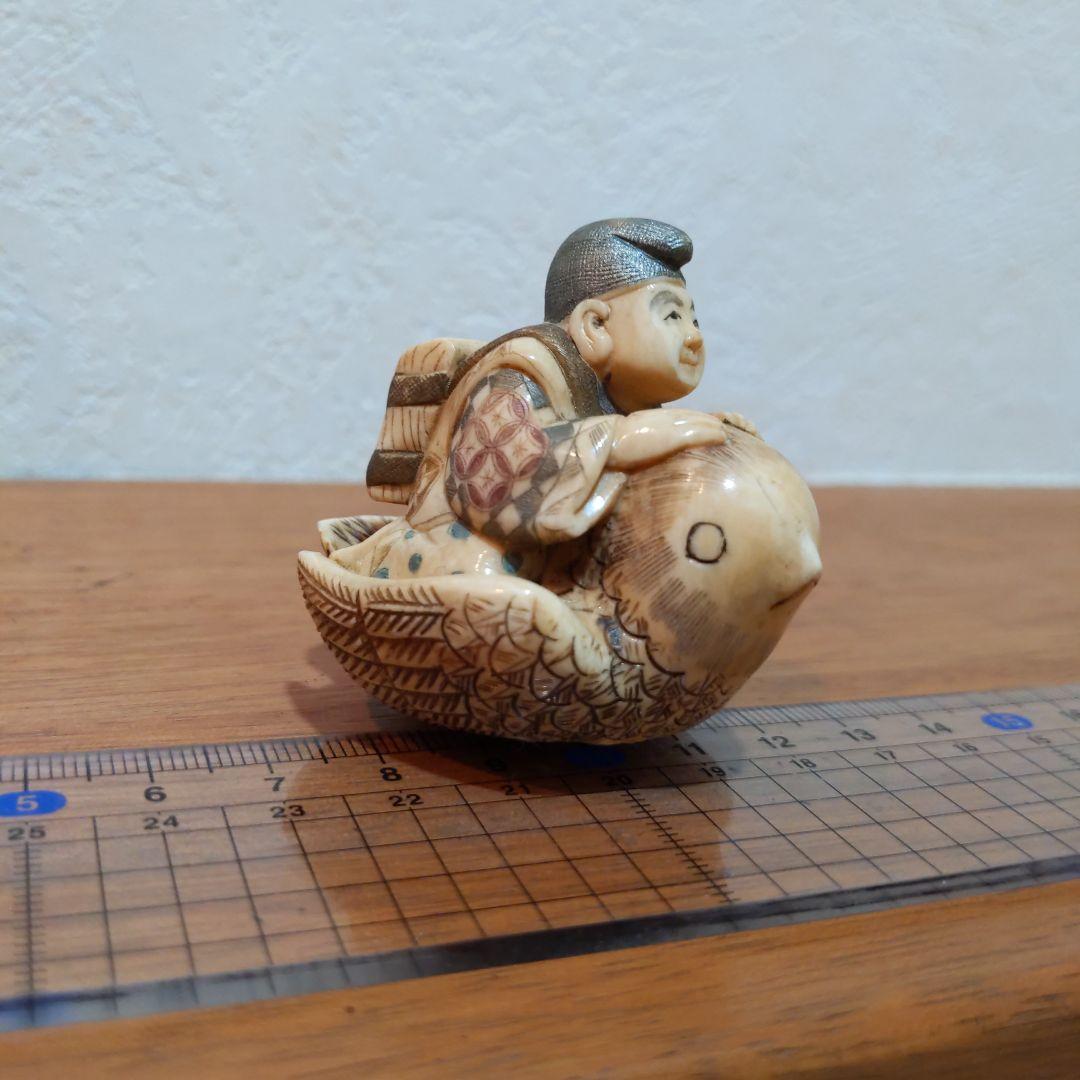 時代提物 縁起物根付 天然素材 在銘【福良雀に乗る大黒様】高4.7cm 重61ｇ