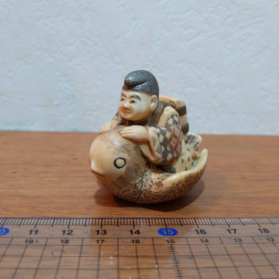 時代提物 縁起物根付 天然素材 在銘【福良雀に乗る大黒様】高4.7cm 重61ｇ