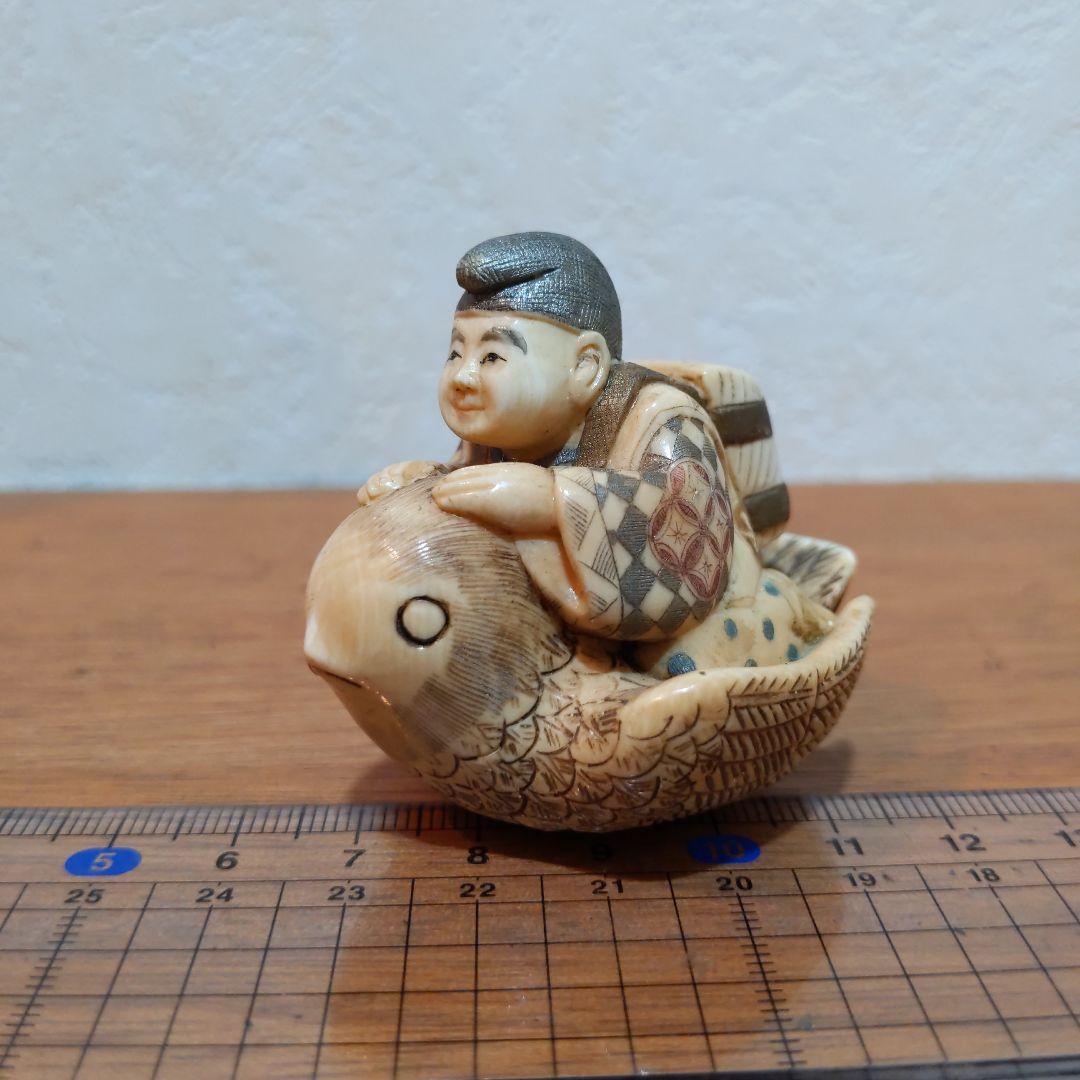 時代提物 縁起物根付 天然素材 在銘【福良雀に乗る大黒様】高4.7cm 重61ｇ