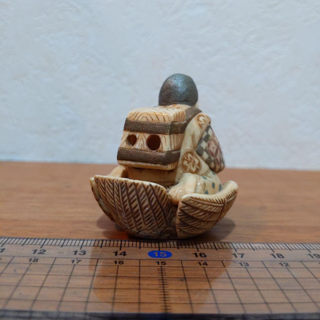 時代提物 縁起物根付 天然素材 在銘【福良雀に乗る大黒様】高4.7cm 重61ｇ