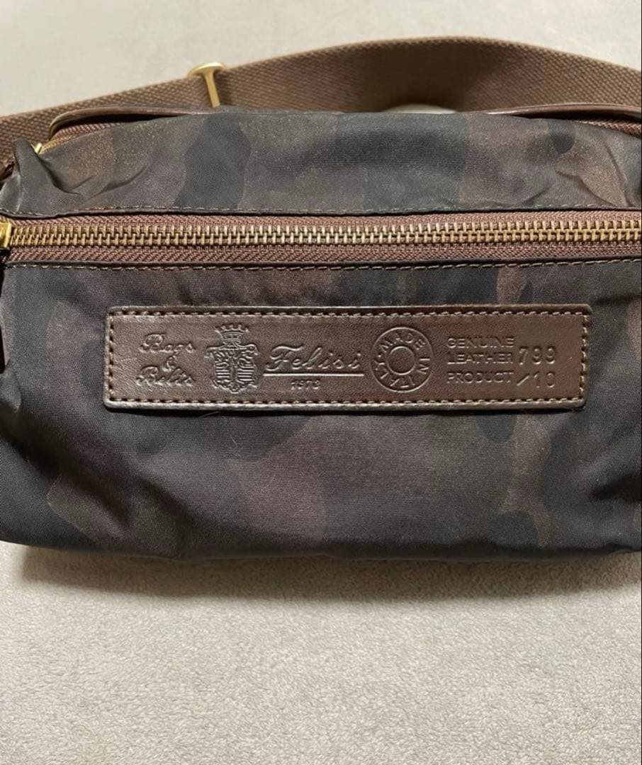 h*k様 Felisi ボディバッグ<美品>