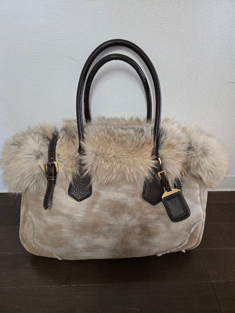 PRADA ファー付きベージュトートバッグ