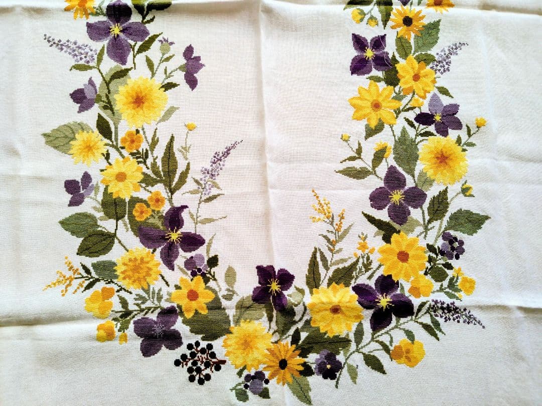 大作　テーブルクロス　リネン　EVA ROSENSTAND クロスステッチ