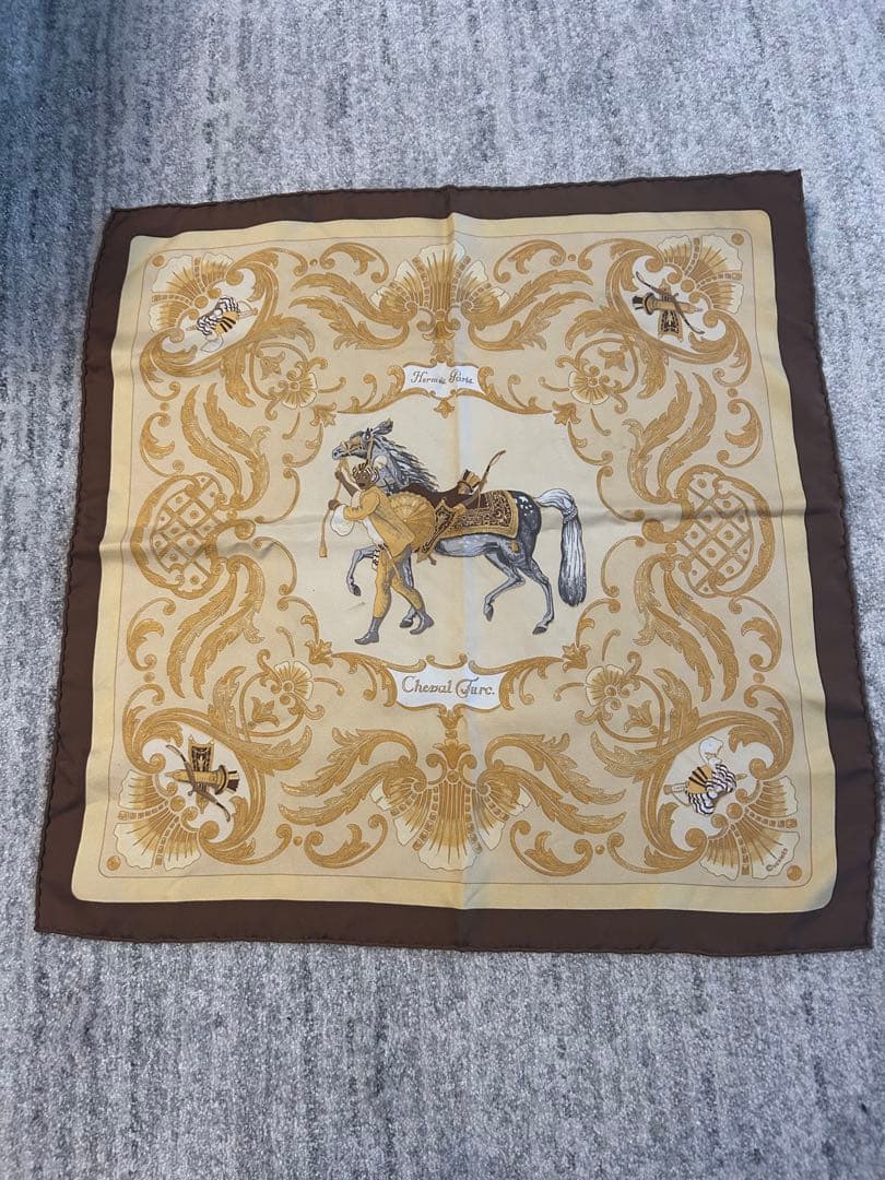 Hermès エルメス　スカーフ42センチ