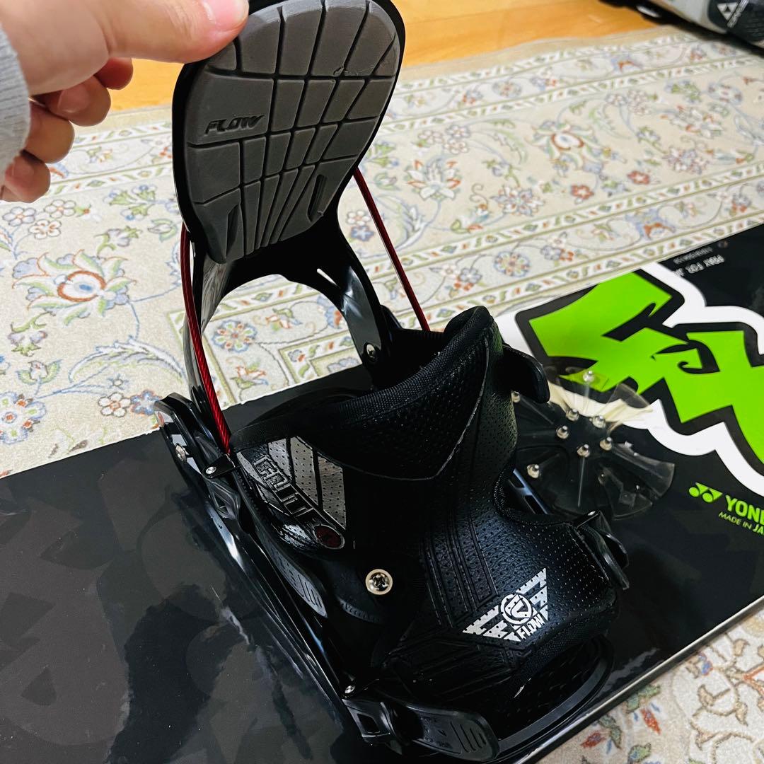 美品 YONEX×FLOW フロウ ビンディング付スノーボードセット ヨネックス