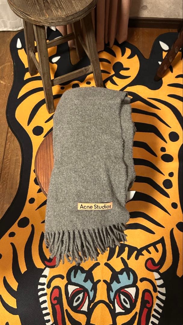 Acne Studios グレー マフラー