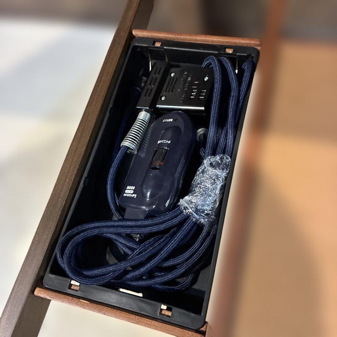 コイズミ　コタツ