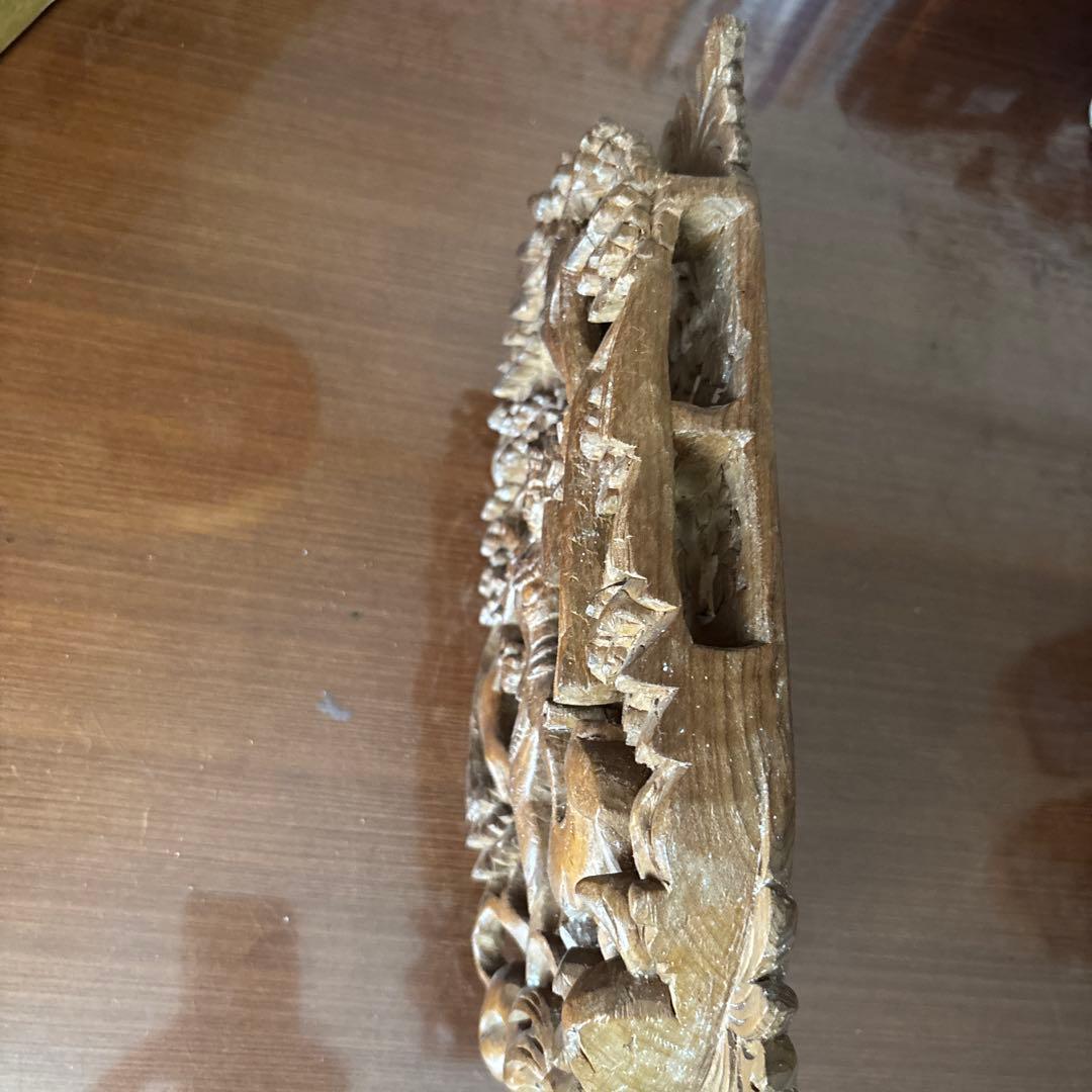 バリ島 GARUDAショップ購入 ヴィンテージ木彫り壁掛けアート（人物と鹿）